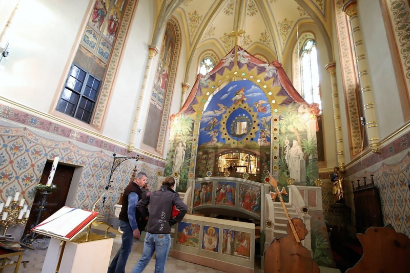 Abbau des Ostergrabes – ein gesellschaftliches Ereignis