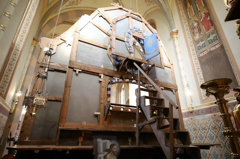 Abbau des Ostergrabes – ein gesellschaftliches Ereignis