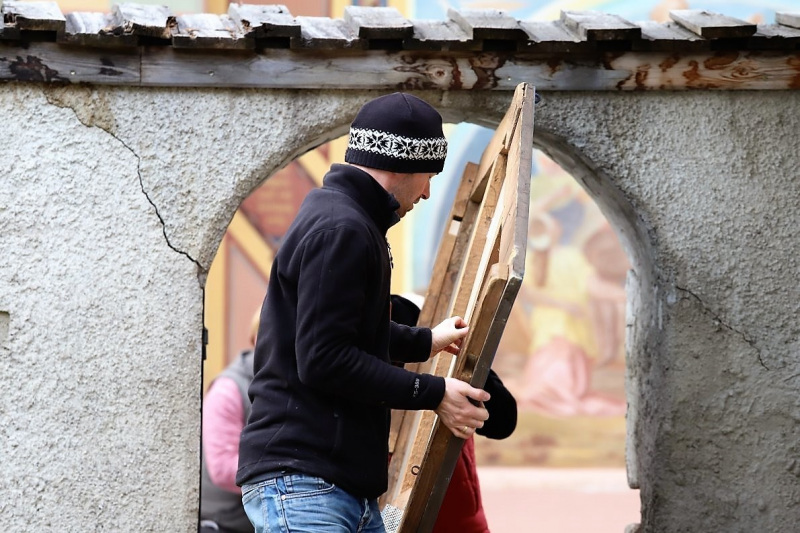 Abbau des Ostergrabes – ein gesellschaftliches Ereignis