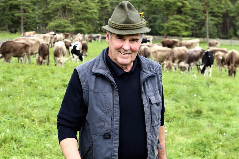 Almabtrieb Hochfeldernalm – Hirtenfamilie nimmt Abschied