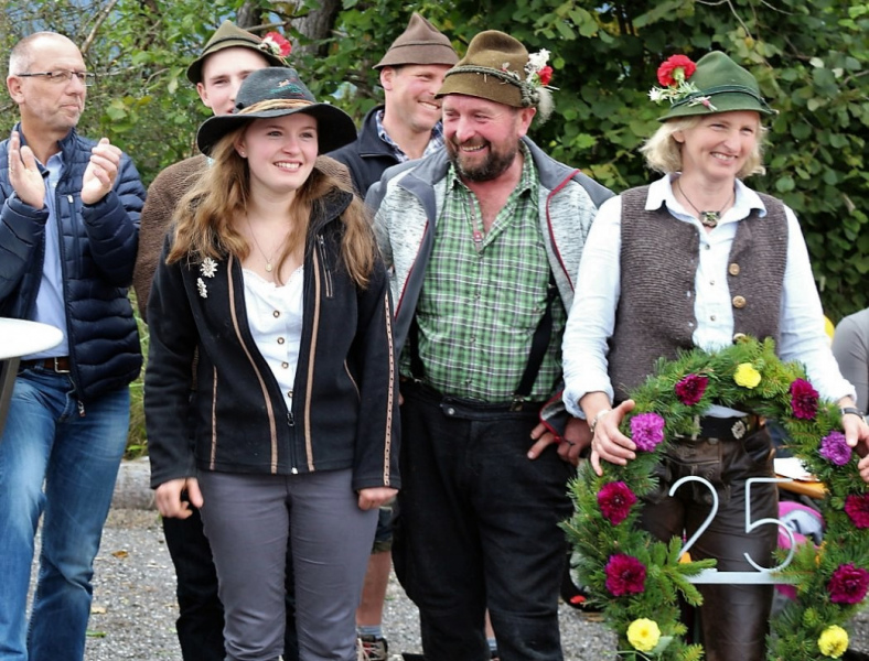Almabtrieb Hochfeldernalm – Hirtenfamilie nimmt Abschied