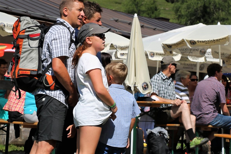 Almmesse auf der Marienbergalm – „Ein unvergleichbares Altarbild“