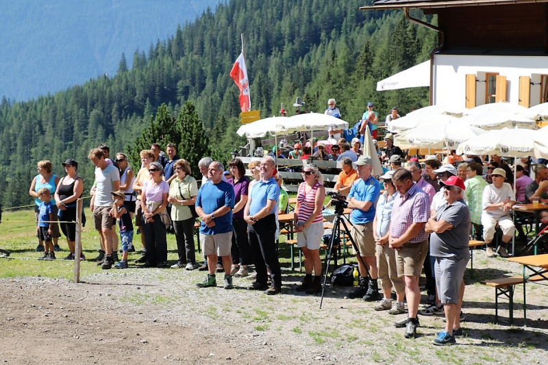 Almmesse auf der Marienbergalm – „Ein unvergleichbares Altarbild“