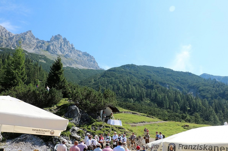 Almmesse auf der Marienbergalm – „Ein unvergleichbares Altarbild“