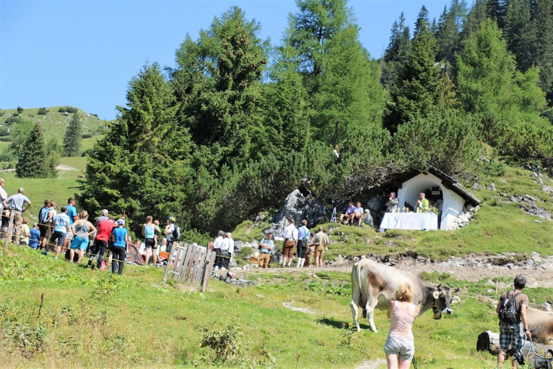 Almmesse auf der Marienbergalm – „Ein unvergleichbares Altarbild“