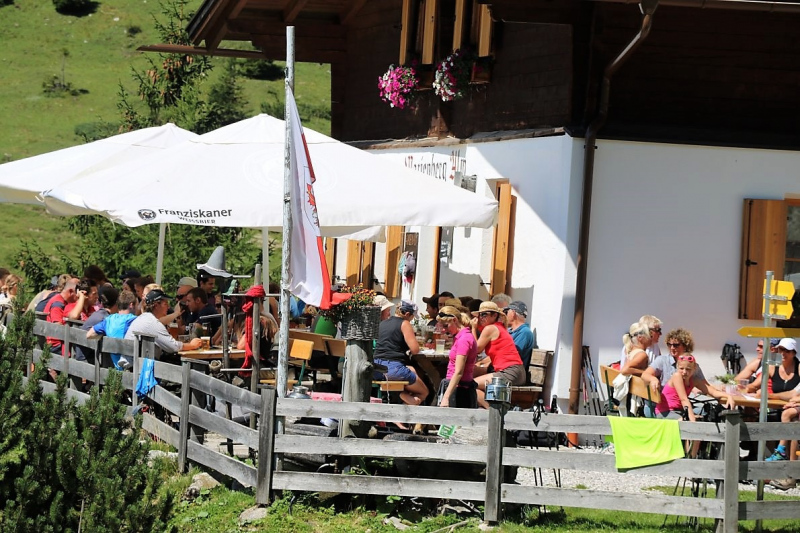 Almmesse auf der Marienbergalm – „Ein unvergleichbares Altarbild“
