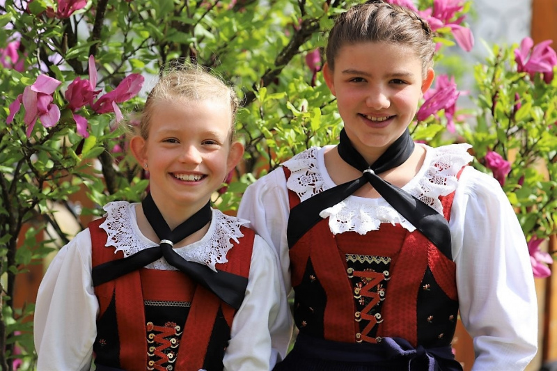Barwies – 150jährige Fichte wird Maibaum