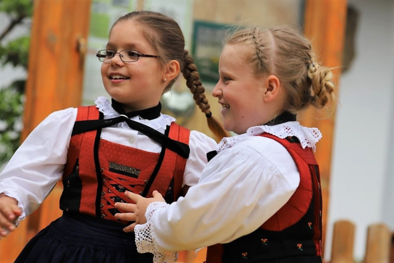 Barwies – 150jährige Fichte wird Maibaum