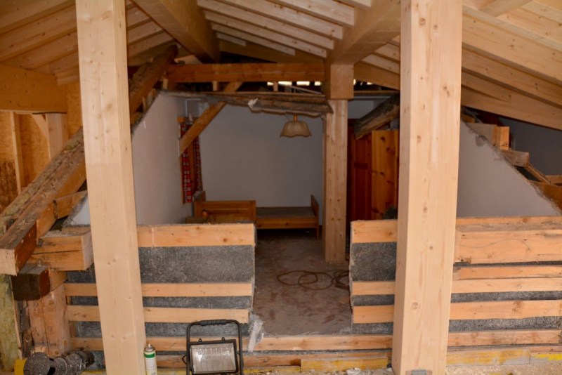Baustelle Hochfeldern Alm – Mit neuem Dachstuhl winterfest