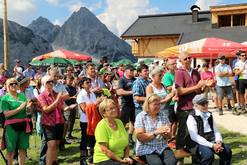Einweihung Hochfeldernalm - „Dorffest“ auf der Mieminger Alpe