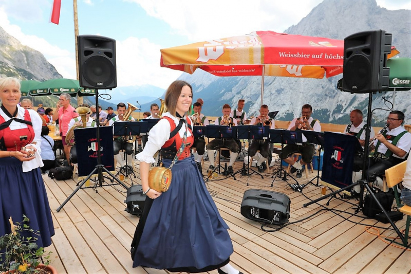 Einweihung Hochfeldernalm - „Dorffest“ auf der Mieminger Alpe