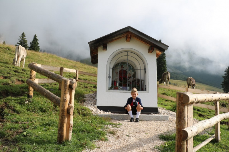 Feldereralpe – Almmesse mit Brunnen-Segnung