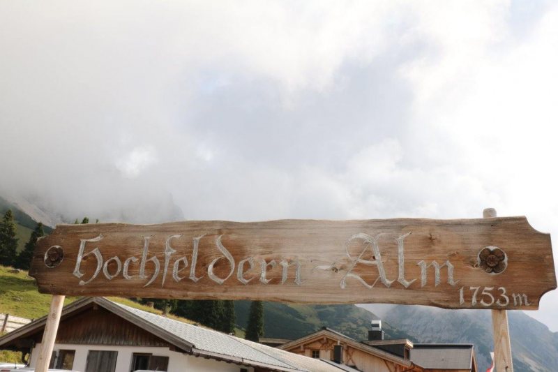 Feldereralpe – Almmesse mit Brunnen-Segnung