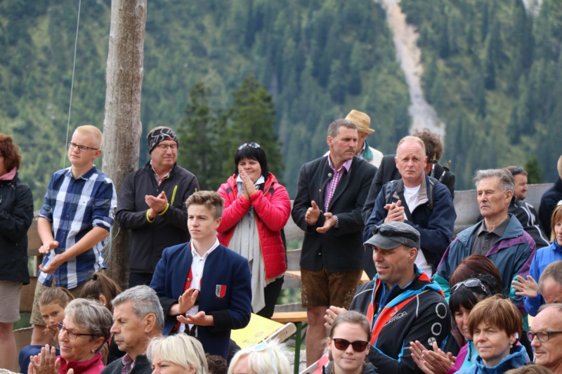 Feldereralpe – Almmesse mit Brunnen-Segnung