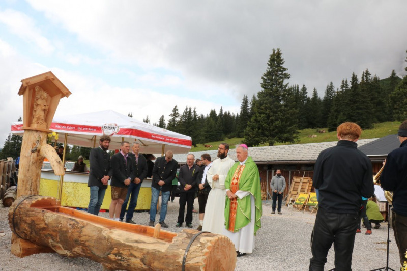 Feldereralpe – Almmesse mit Brunnen-Segnung