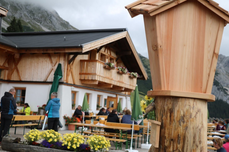 Feldereralpe – Almmesse mit Brunnen-Segnung