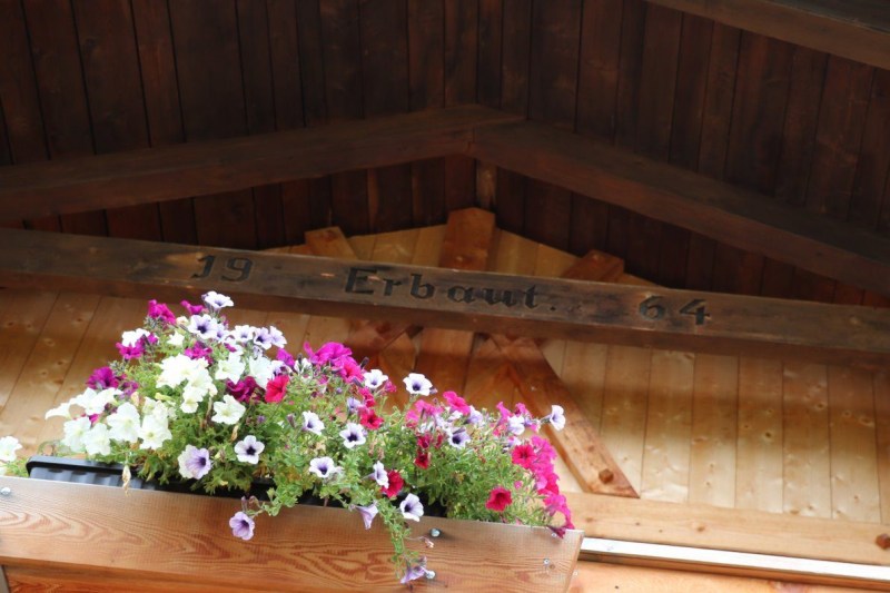 Feldereralpe – Almmesse mit Brunnen-Segnung