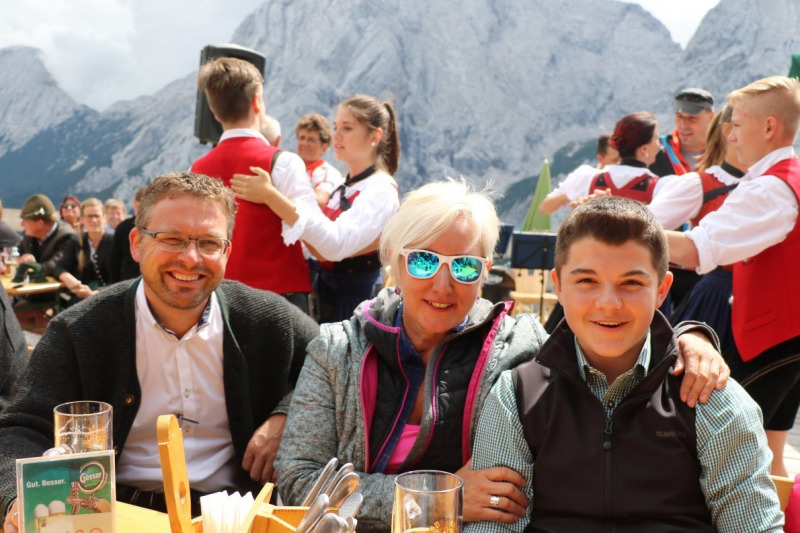 Feldereralpe – Almmesse mit Brunnen-Segnung