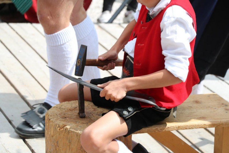 Feldereralpe – Almmesse mit Brunnen-Segnung