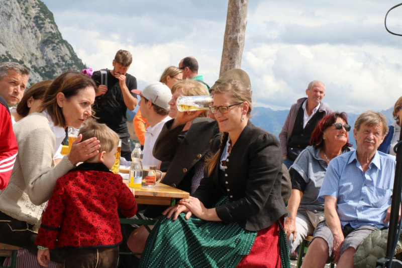 Feldereralpe – Almmesse mit Brunnen-Segnung