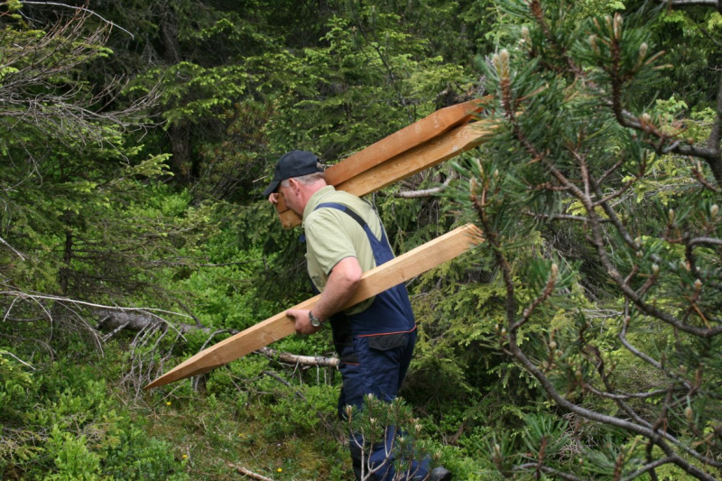Feldernalmbauern zäunen vier Kilometer Weidezäune