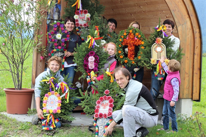 Hochbetrieb bei den Barwieser Almleuten vor dem Marienberg-Almfest