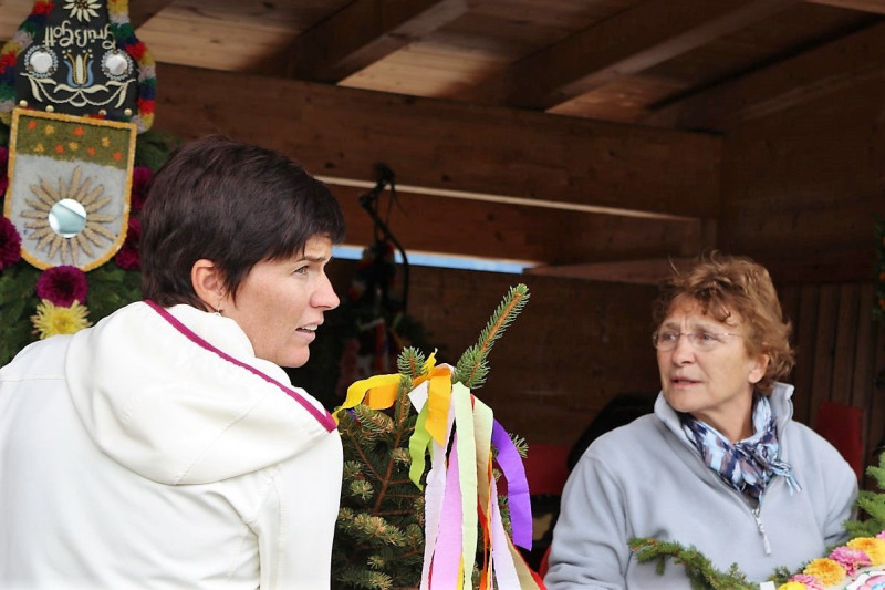 Hochbetrieb bei den Barwieser Almleuten vor dem Marienberg-Almfest