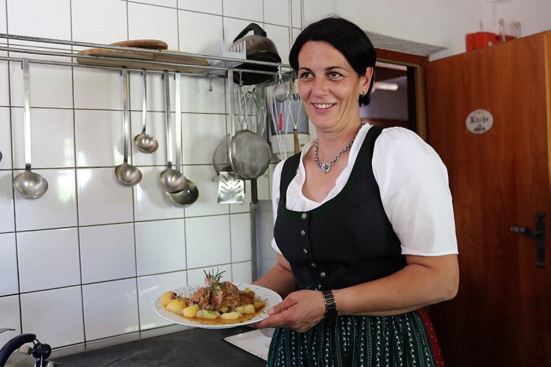 Marienbergfest auf der „4-Hauben-Alm“