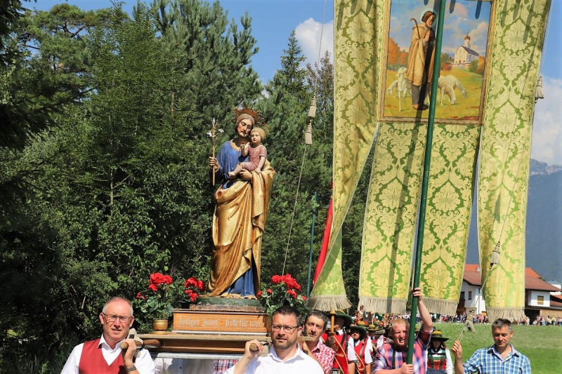 Mieming feiert seinen Bauernheiligen Isidor