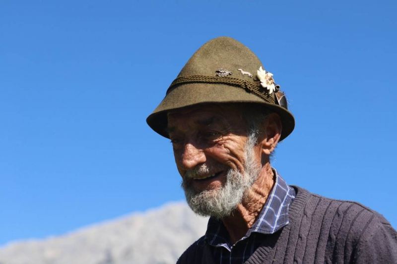 Nahaufnahme Feldernalmabtrieb – 35 Kilometer Fußweg