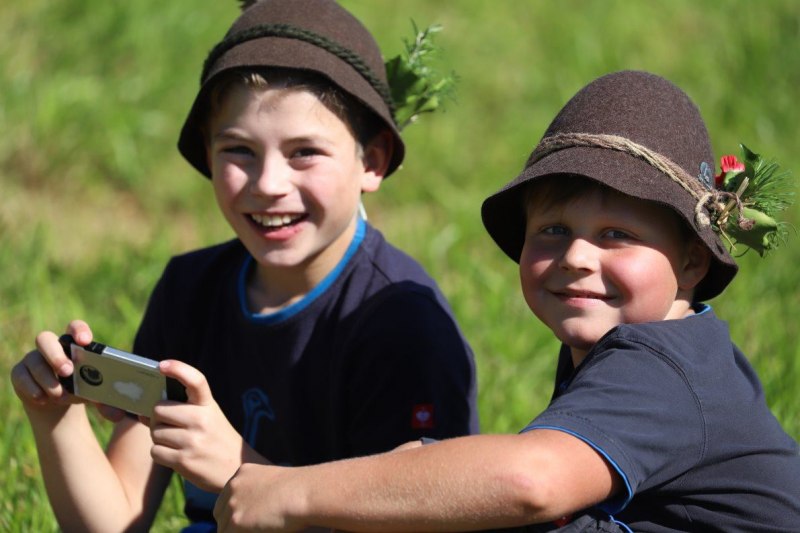 Nahaufnahme Feldernalmabtrieb – 35 Kilometer Fußweg