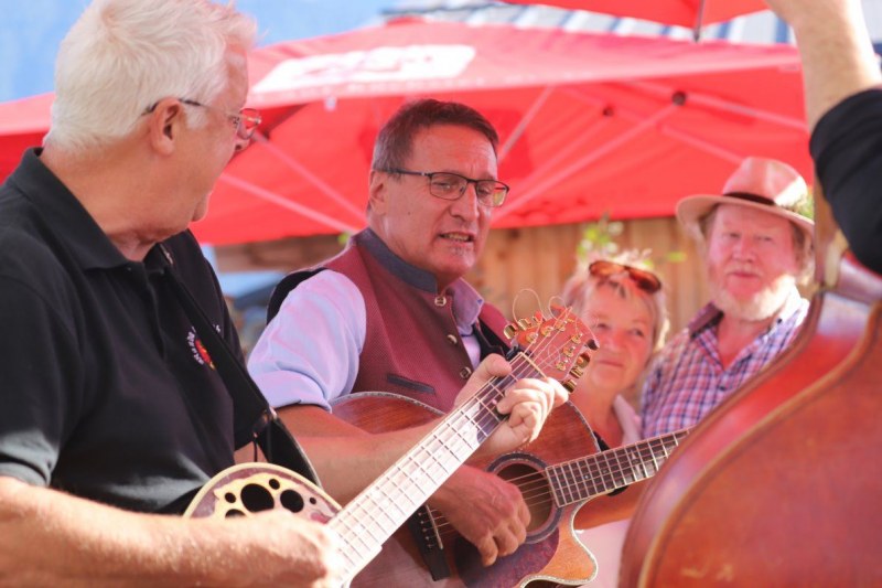 Nahaufnahme Feldernalmabtrieb – 35 Kilometer Fußweg