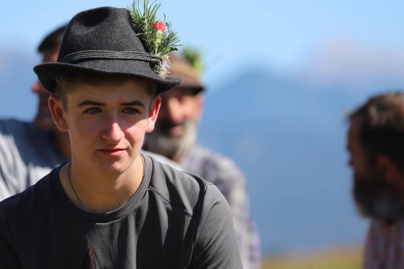 Nahaufnahme Feldernalmabtrieb – 35 Kilometer Fußweg