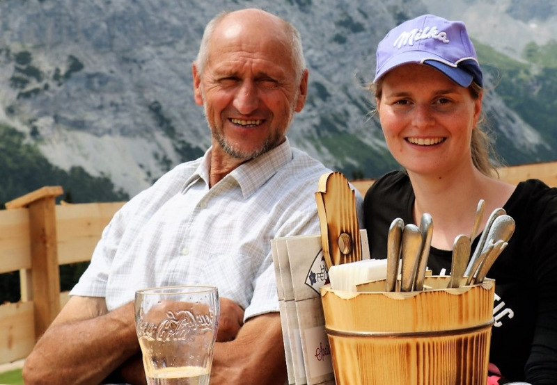 Neueröffnung Hochfeldern Alm – „…besser als viele erhofften“