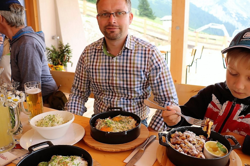 Neueröffnung Hochfeldern Alm – „…besser als viele erhofften“