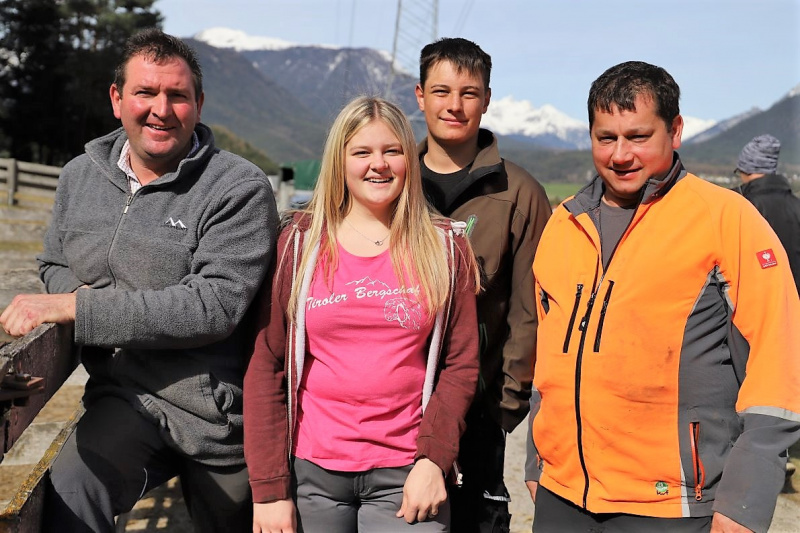 Schafbad im Frühjahr – Almsommerstart für den Seebenalm-Hirten