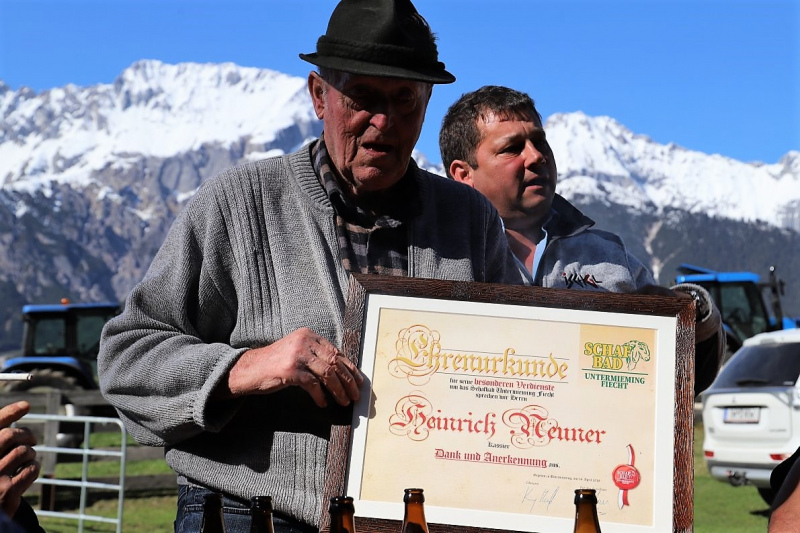 Schafbad im Frühjahr – Almsommerstart für den Seebenalm-Hirten