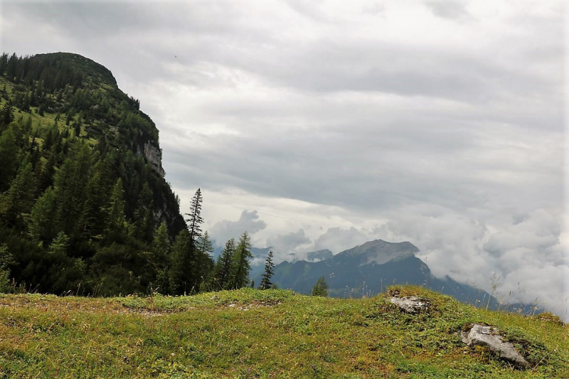 Seeben Alm – Schutzwall schützt den Hüttenbetrieb