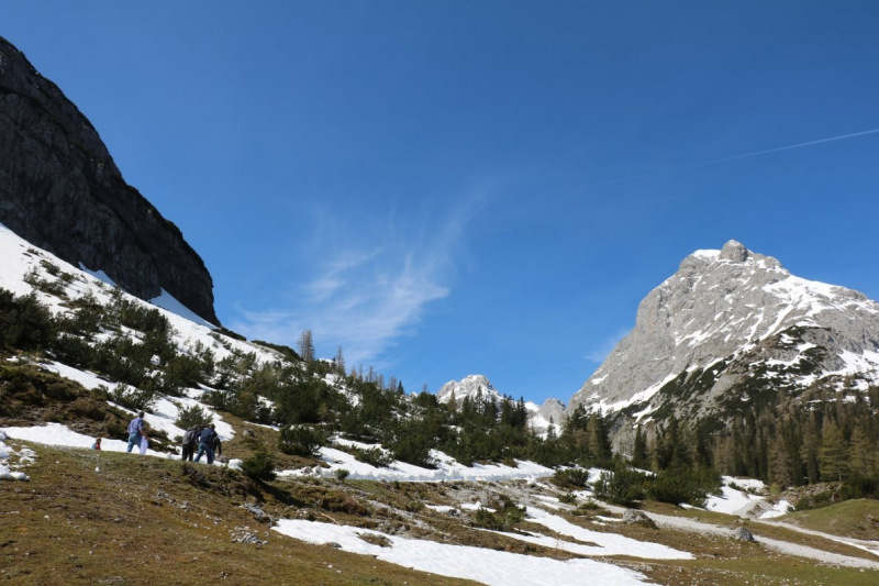 Seebenalm – Gebaut werden Steinschlagschutz und Gastank