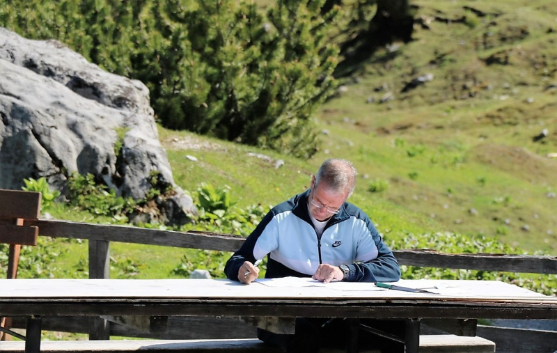 Seebenalm – Gebaut werden Steinschlagschutz und Gastank