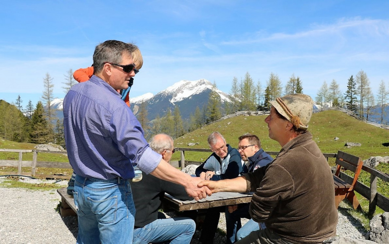 Seebenalm – Gebaut werden Steinschlagschutz und Gastank
