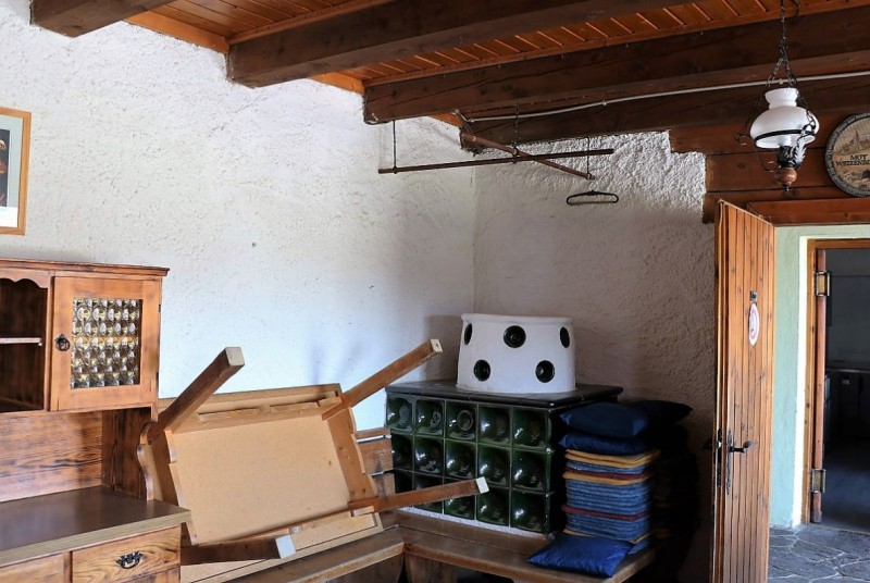 Seebenalm – Gebaut werden Steinschlagschutz und Gastank