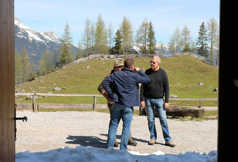 Seebenalm – Gebaut werden Steinschlagschutz und Gastank
