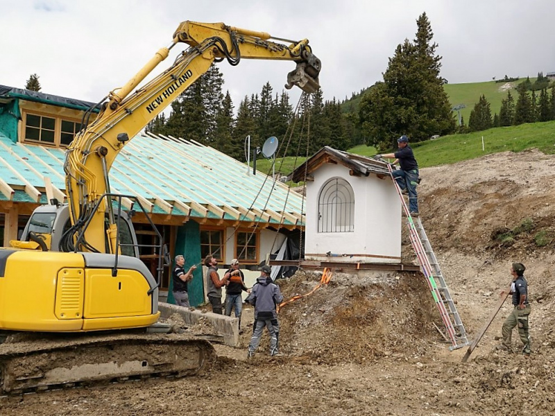 Verlegung der Feldernalmkapelle