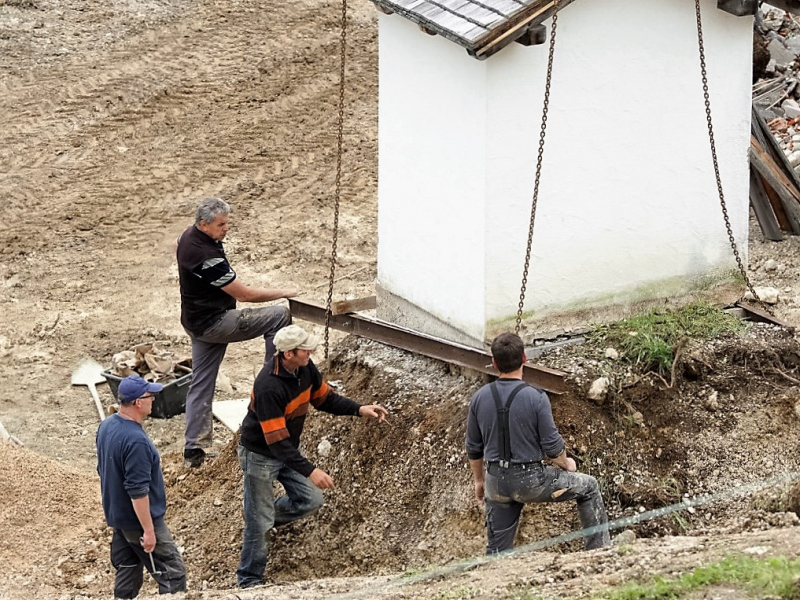 Verlegung der Feldernalmkapelle