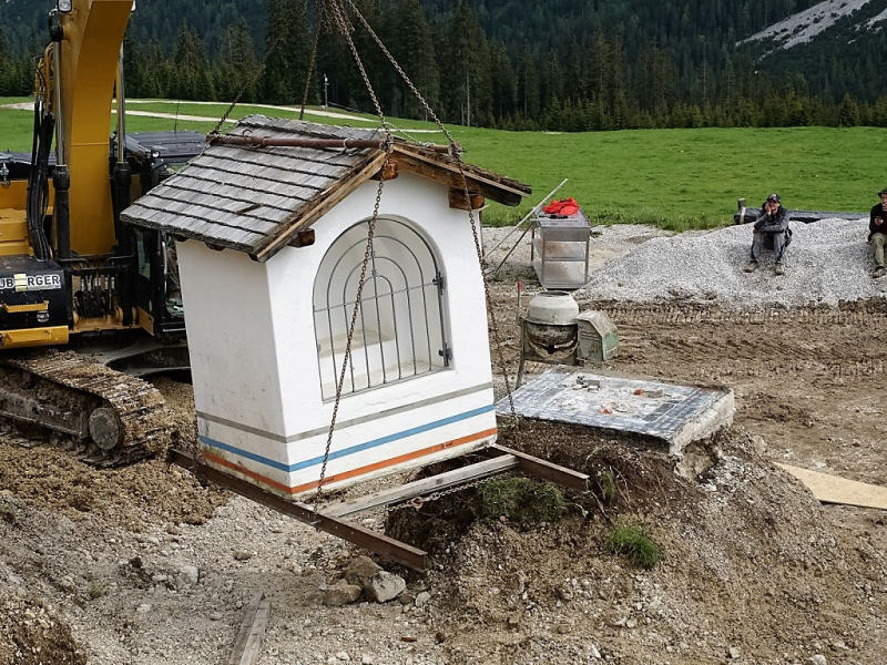 Verlegung der Feldernalmkapelle