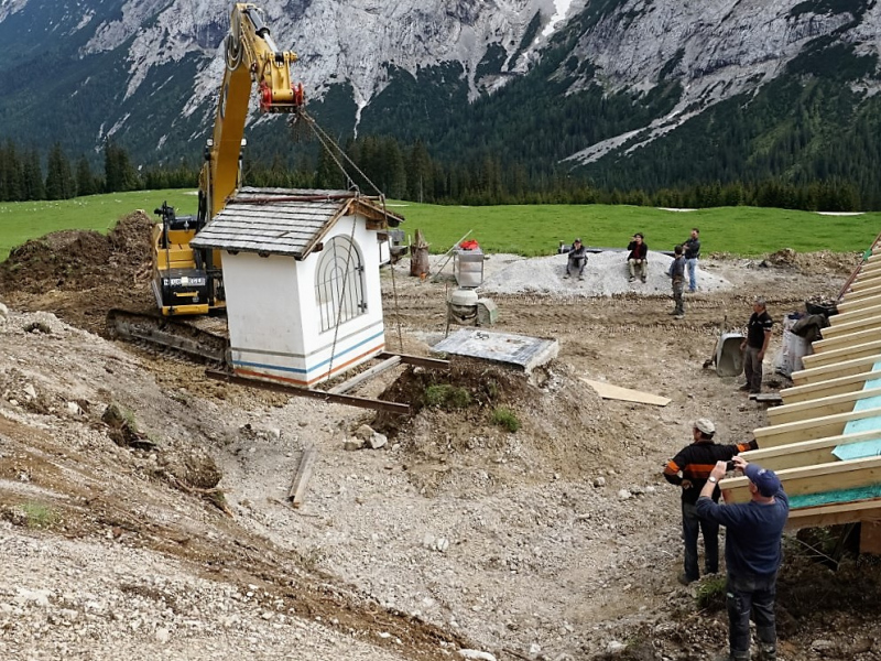 Verlegung der Feldernalmkapelle