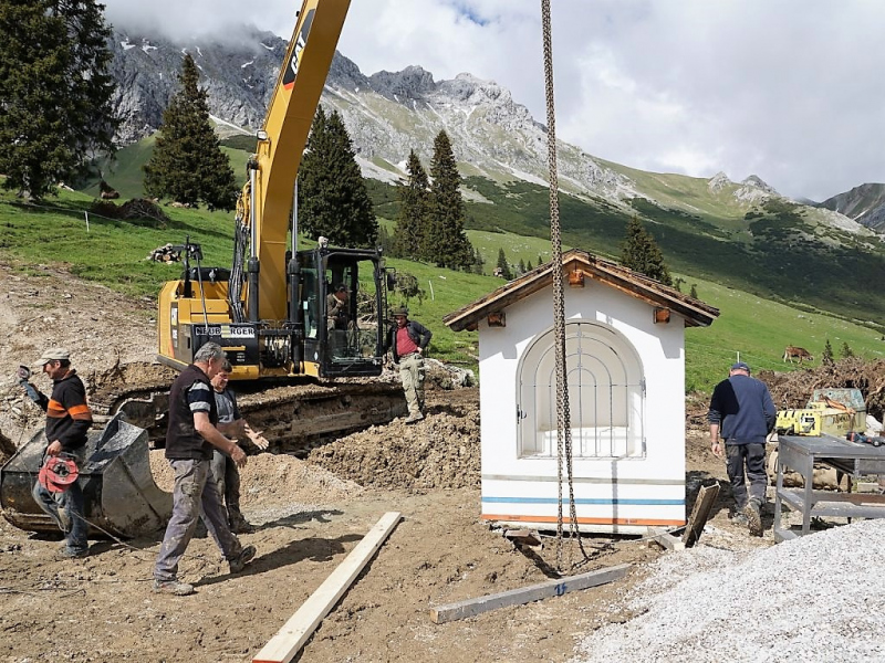 Verlegung der Feldernalmkapelle