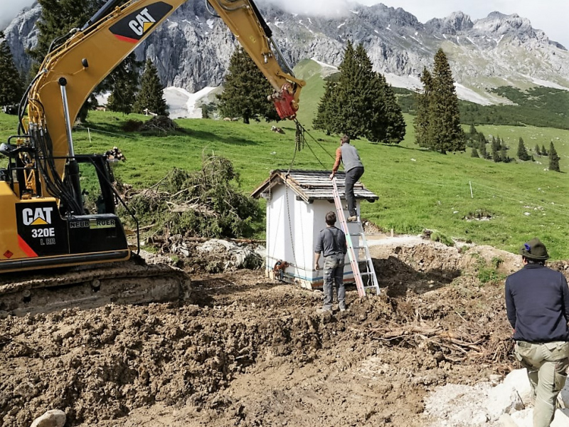 Verlegung der Feldernalmkapelle