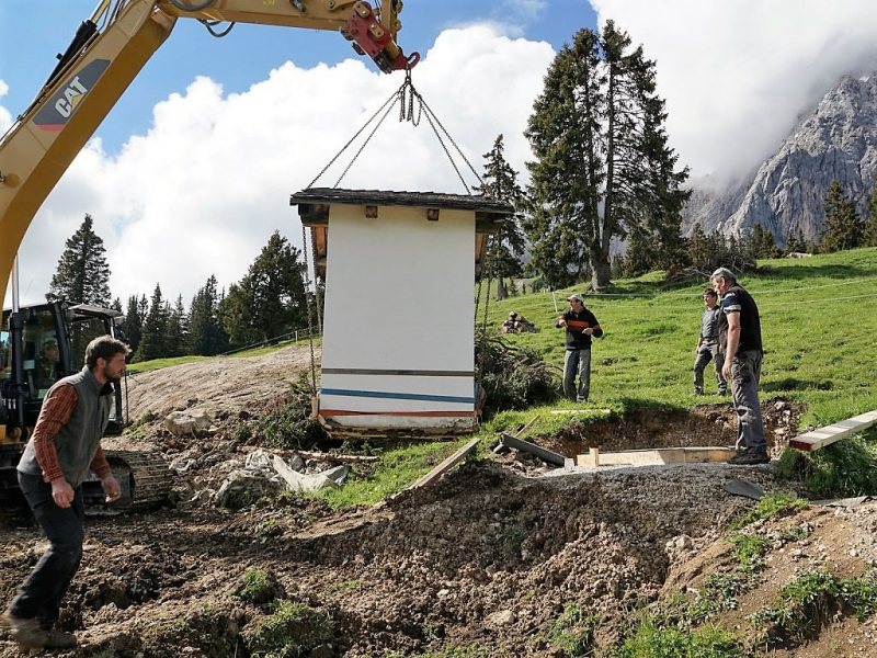 Verlegung der Feldernalmkapelle